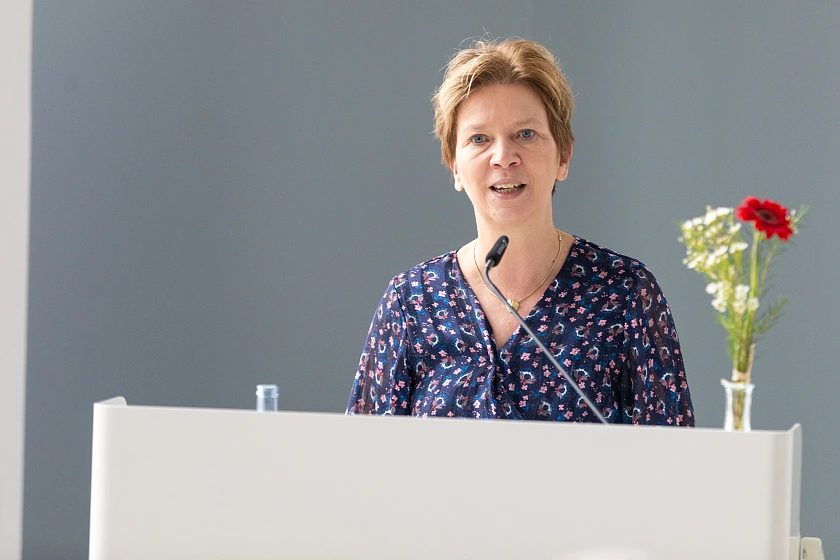 Portraitfoto von Dr. Claudia Schilling bei ihrer Rede