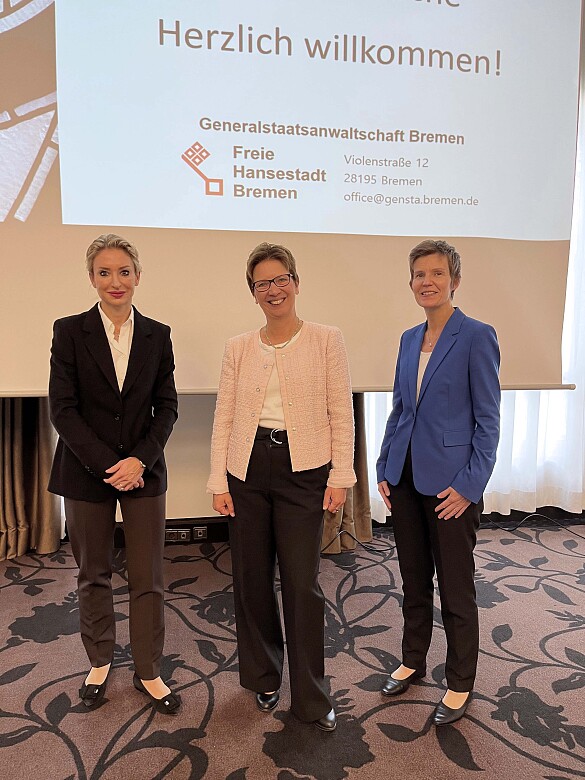 Gruppenfoto Dr. Funken, Senatorin Dr. Schilling und Dr. Reitemeier
